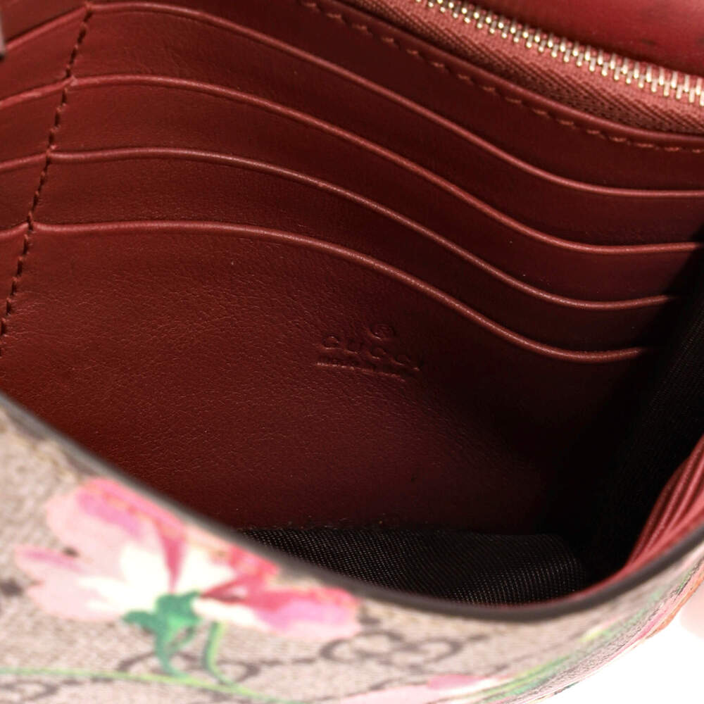 Gucci Chain Wallet - Picture 6 of 6